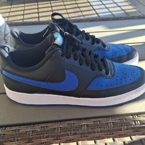 Nike Men's Black and Royal Blue Sneakers